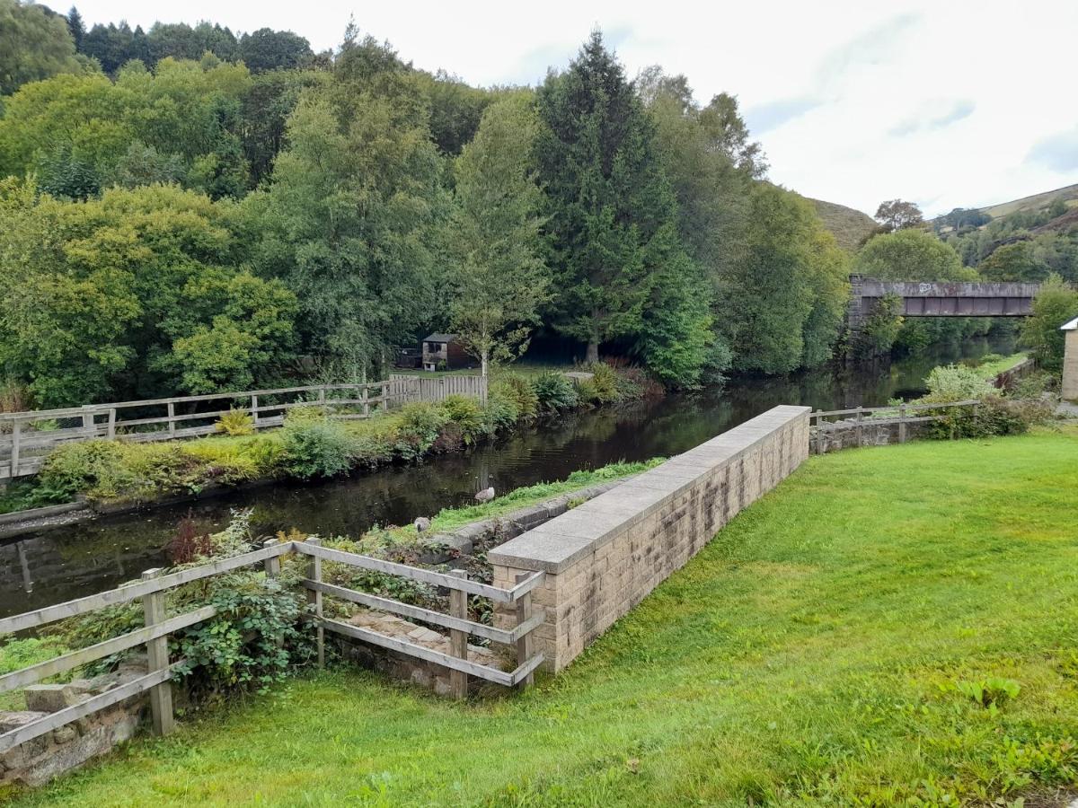 Canal View Todmorden Exterior photo